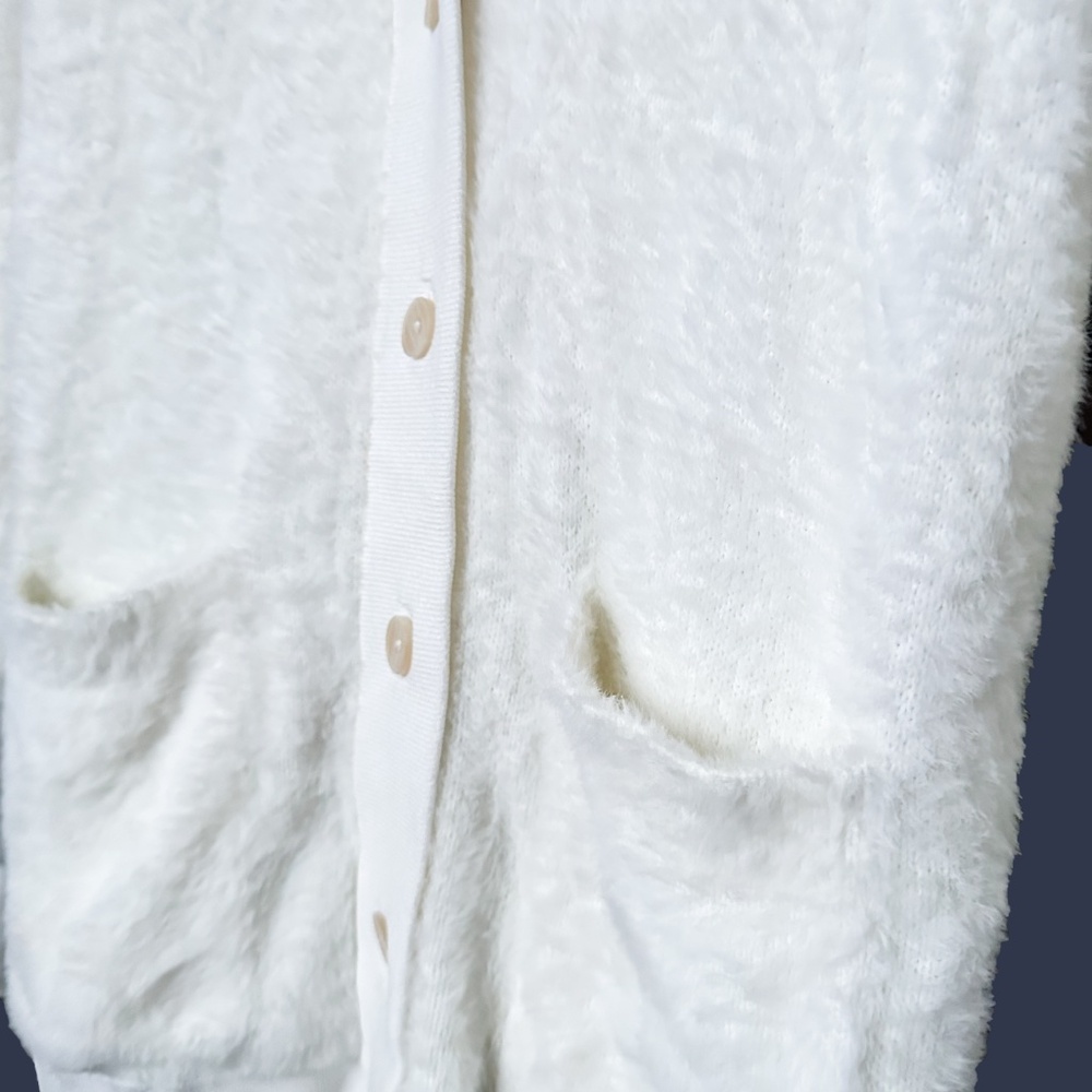 Aritizia Sunday Best Kitten Cardigan - Picture 5 of 5